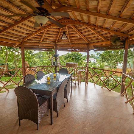 Hilltop Pool And Villa Puerto Princesa Exterior foto