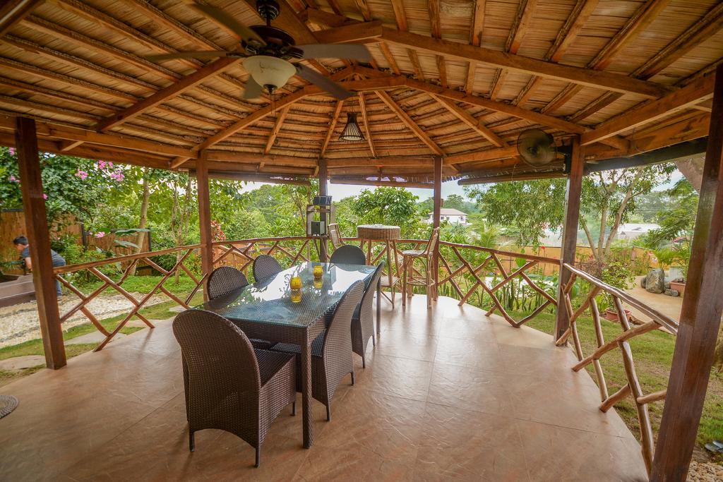 Hilltop Pool And Villa Puerto Princesa Exterior foto