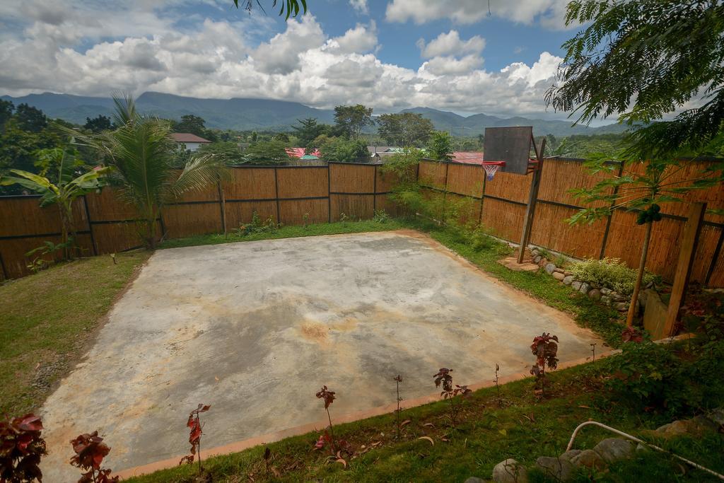 Hilltop Pool And Villa Puerto Princesa Exterior foto