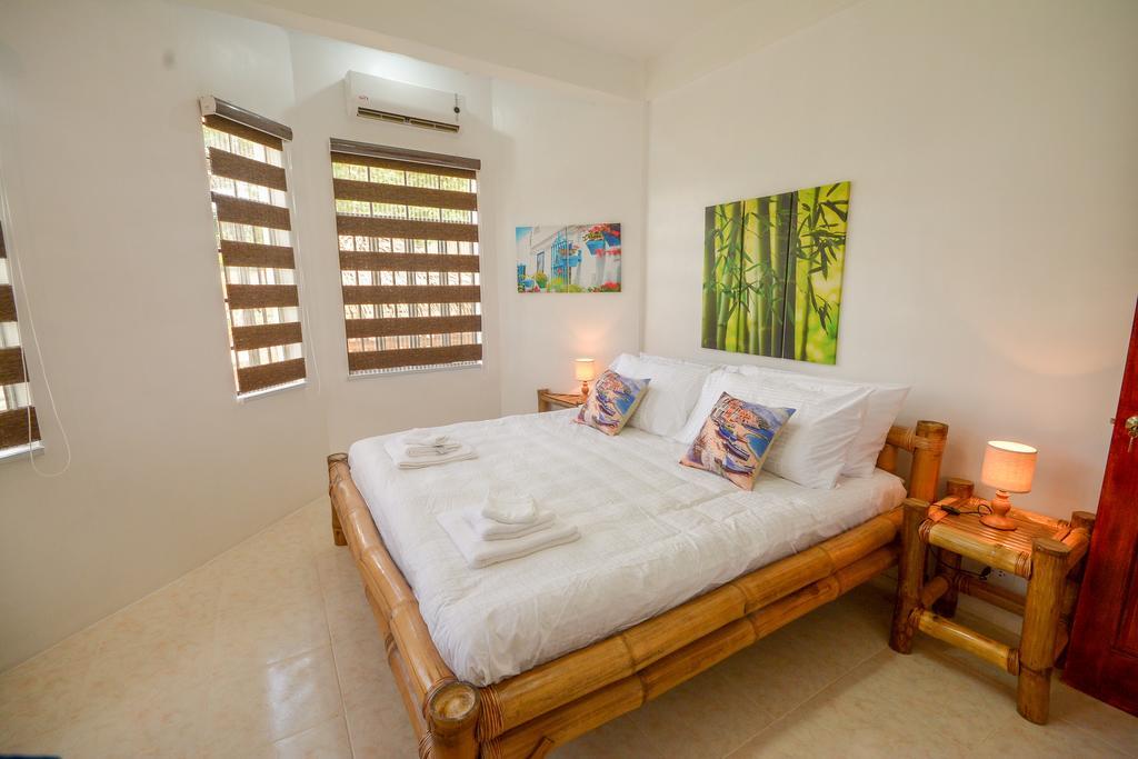Hilltop Pool And Villa Puerto Princesa Exterior foto