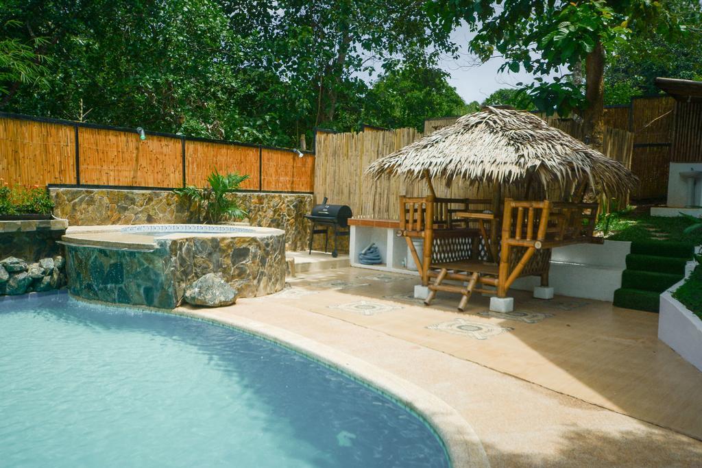 Hilltop Pool And Villa Puerto Princesa Exterior foto