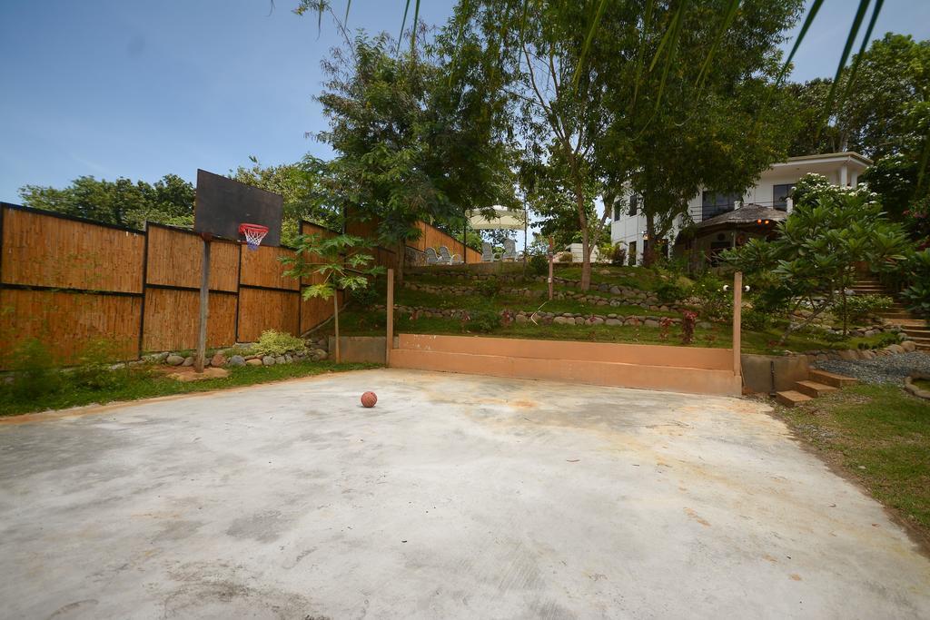 Hilltop Pool And Villa Puerto Princesa Exterior foto
