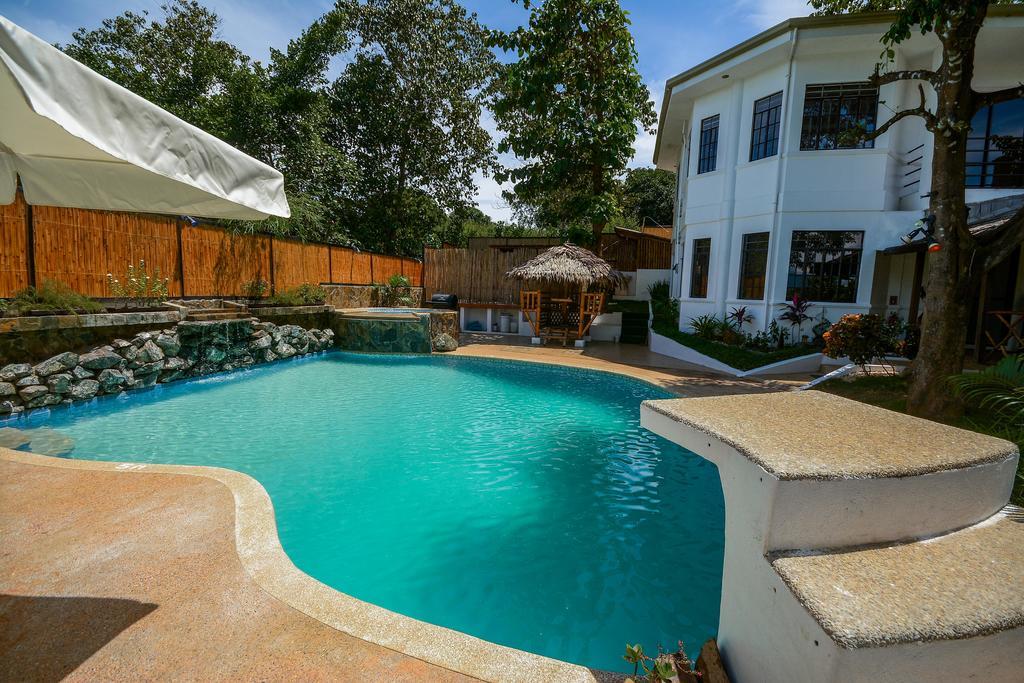 Hilltop Pool And Villa Puerto Princesa Exterior foto