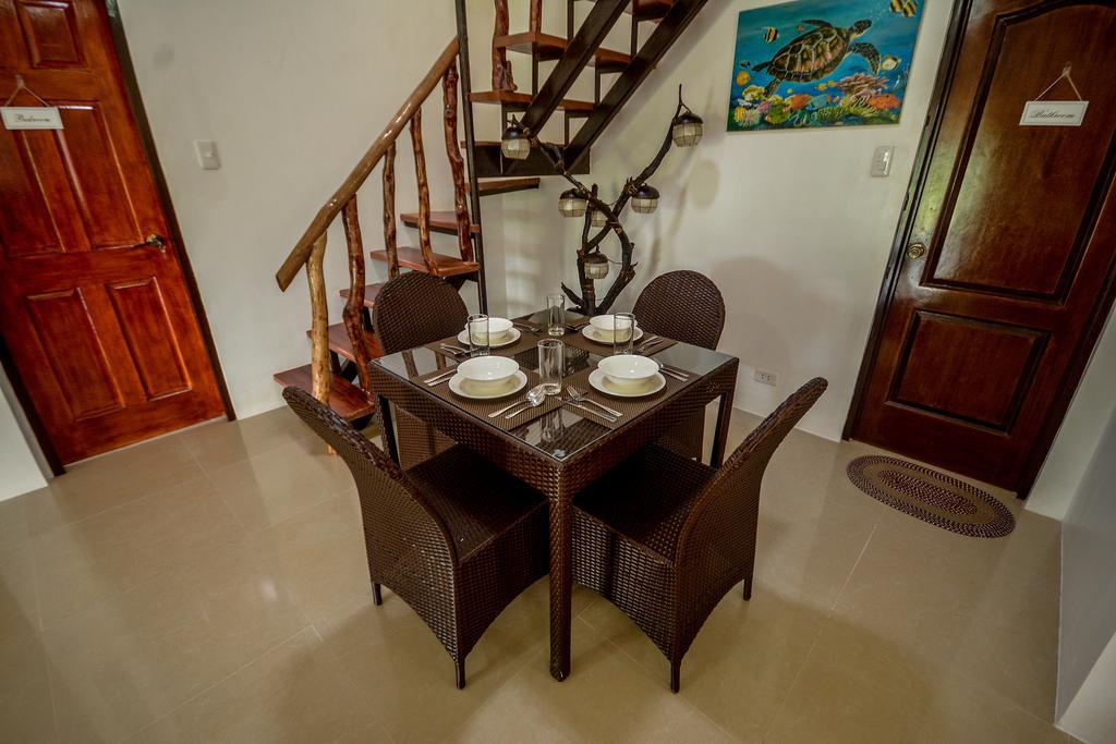 Hilltop Pool And Villa Puerto Princesa Exterior foto