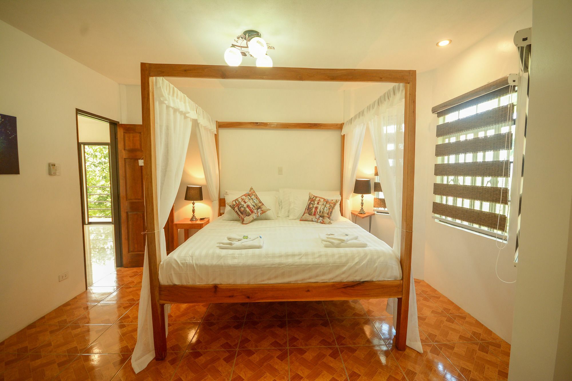 Hilltop Pool And Villa Puerto Princesa Exterior foto